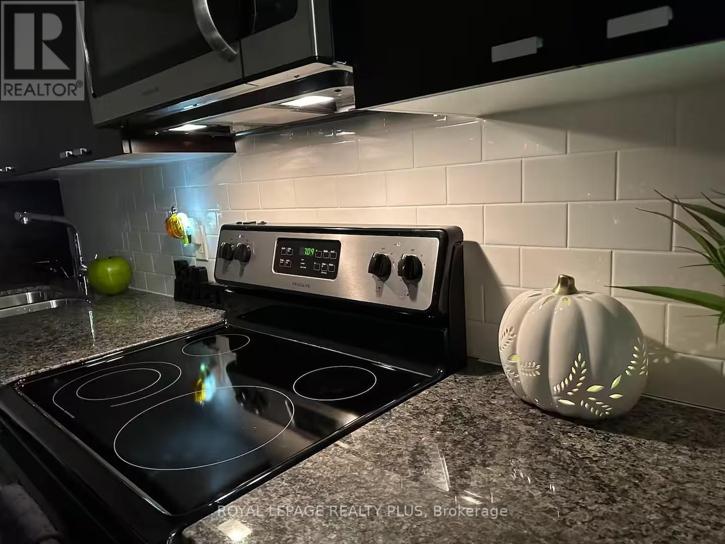 3415 - 105 The Queensway Avenue, Toronto, Ontario  M6S 5B5 - Photo 21 - W12468621
