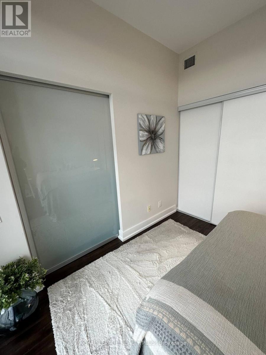 3415 - 105 The Queensway Avenue, Toronto, Ontario  M6S 5B5 - Photo 23 - W12468621