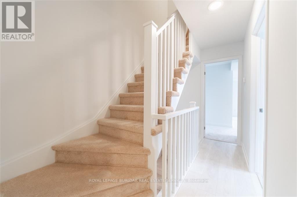 23 - 1095 Cooke Boulevard, Burlington, Ontario  L7T 0C4 - Photo 12 - W12468637