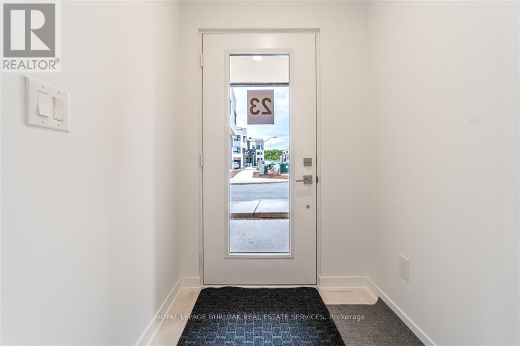 23 - 1095 Cooke Boulevard, Burlington, Ontario  L7T 0C4 - Photo 2 - W12468637