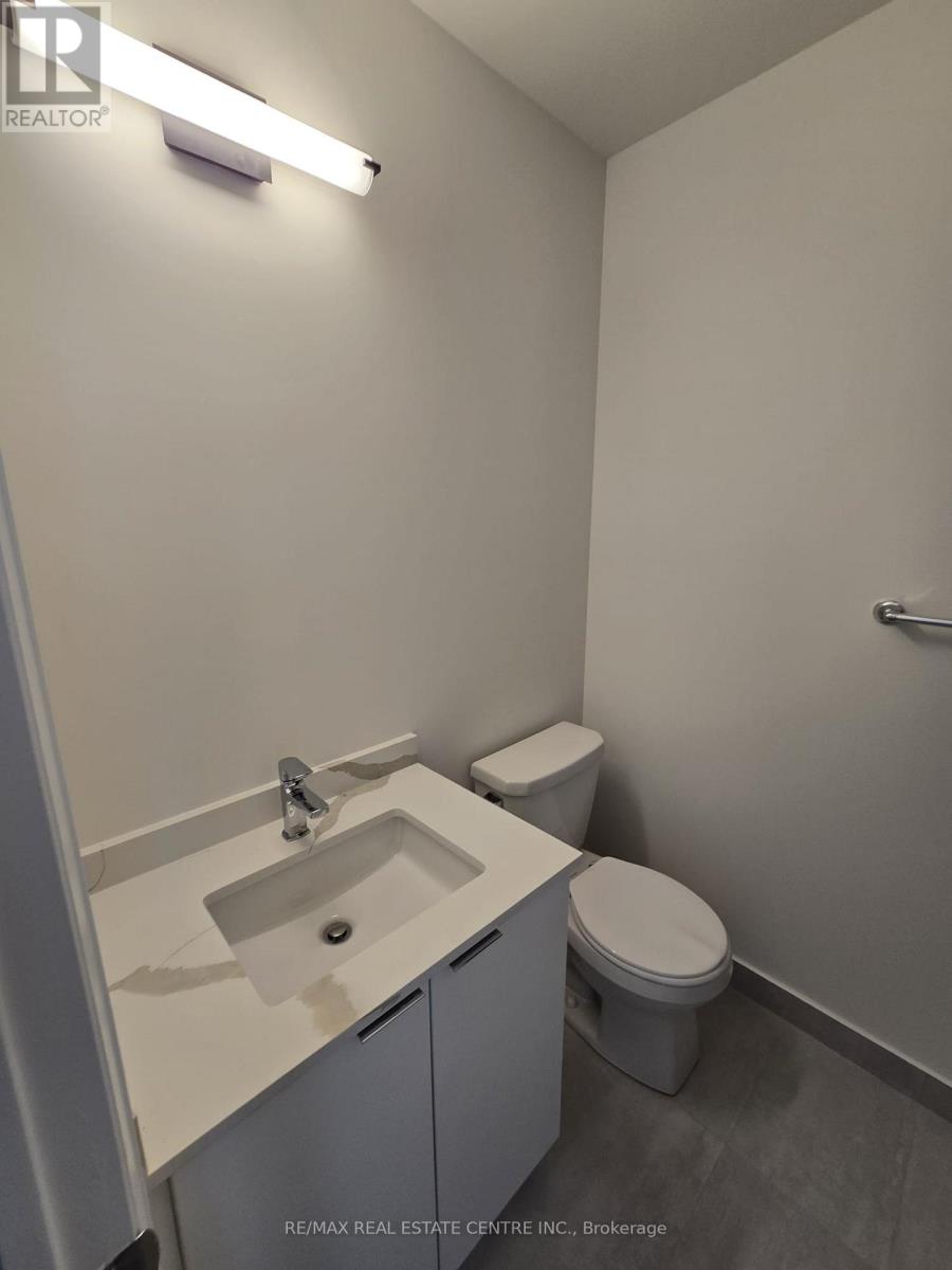 2106 - 15 Watergarden Drive, Mississauga, Ontario  L5R 1B2 - Photo 5 - W12468657