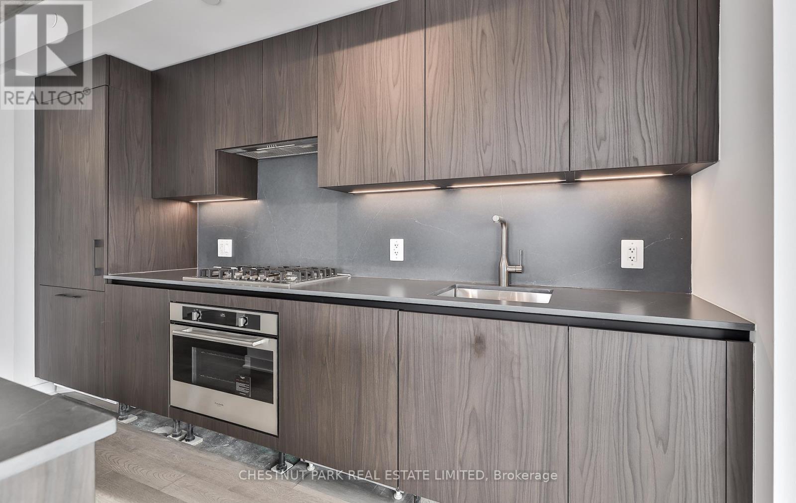 508 - 2720 Dundas Street W, Toronto, Ontario  M6P 1Y2 - Photo 15 - W12468658