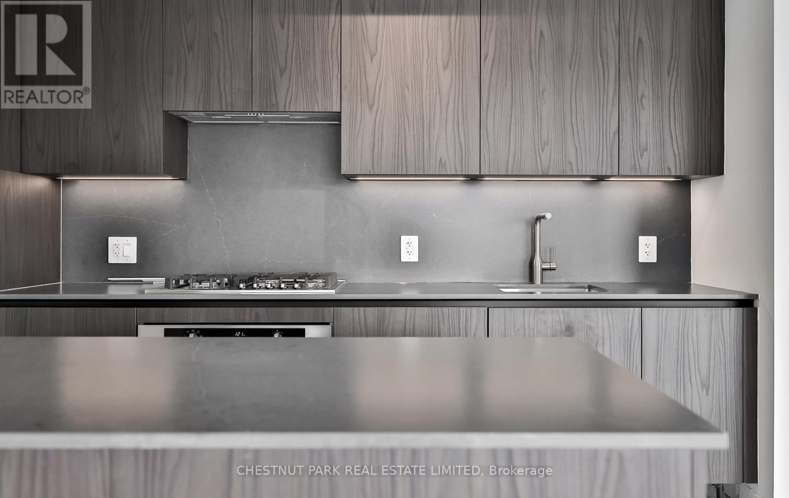 508 - 2720 Dundas Street W, Toronto, Ontario  M6P 1Y2 - Photo 9 - W12468658