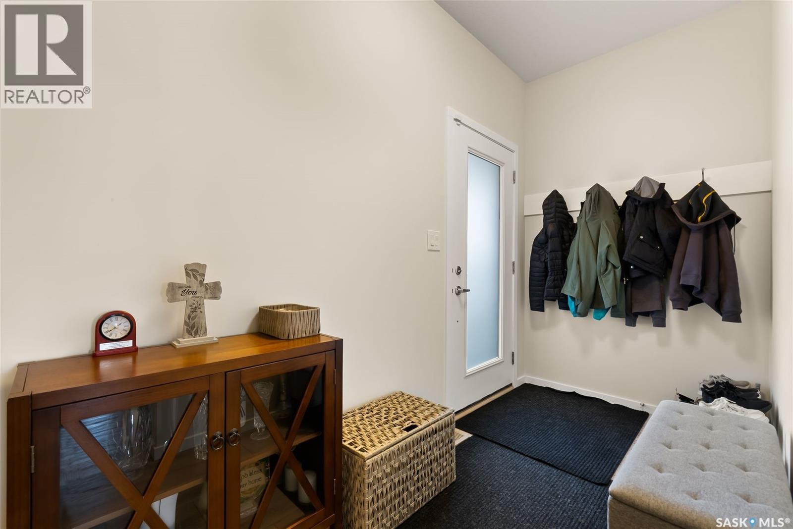 5270 E Green Crescent, Regina, Saskatchewan  S4V 3T1 - Photo 3 - SK021122