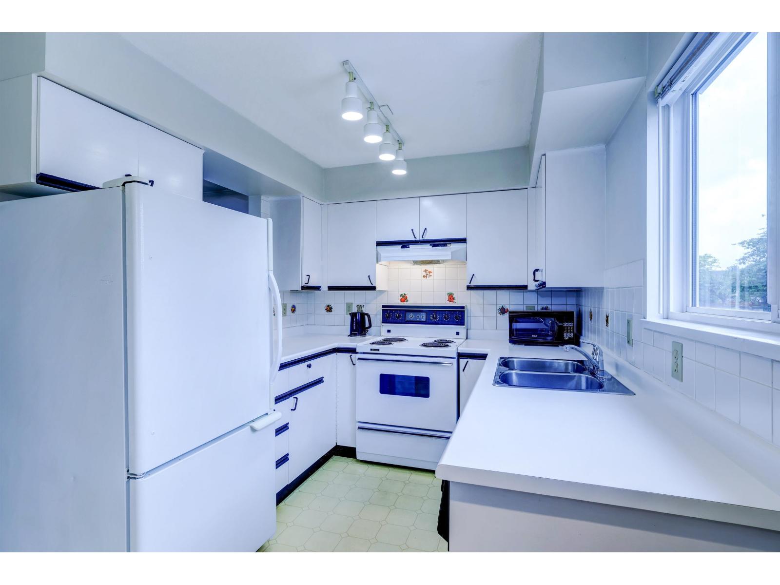 200 10077 156 Street, Surrey, British Columbia  V3R 4L6 - Photo 14 - R3059537