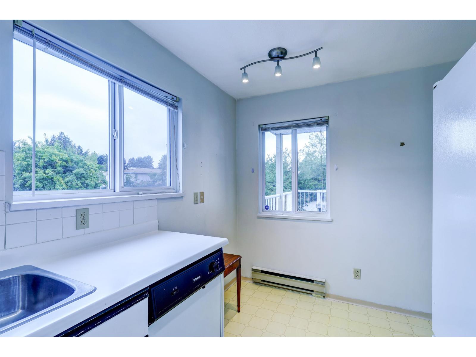 200 10077 156 Street, Surrey, British Columbia  V3R 4L6 - Photo 15 - R3059537