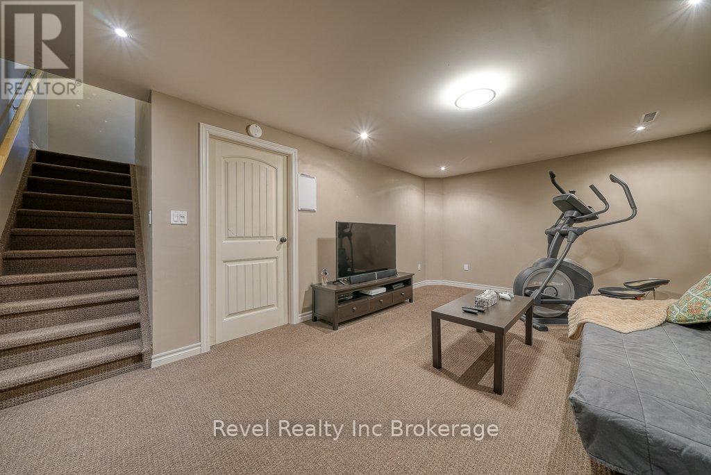 22 - 487 Springbank Avenue N, Woodstock, Ontario  N4T 1R1 - Photo 31 - X12468414