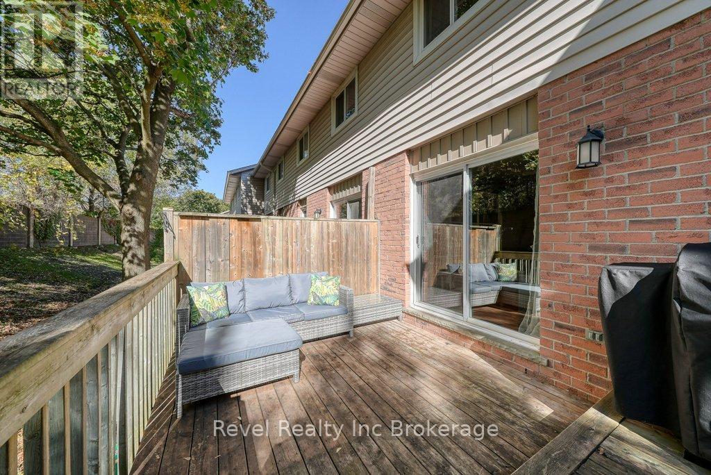 22 - 487 Springbank Avenue N, Woodstock, Ontario  N4T 1R1 - Photo 32 - X12468414