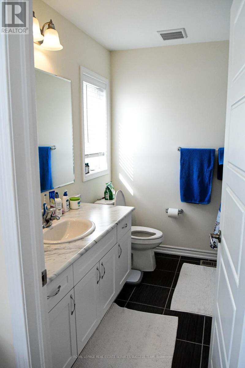 230 Waterbrook Lane, Kitchener, Ontario  N2P 0H7 - Photo 15 - X12468600
