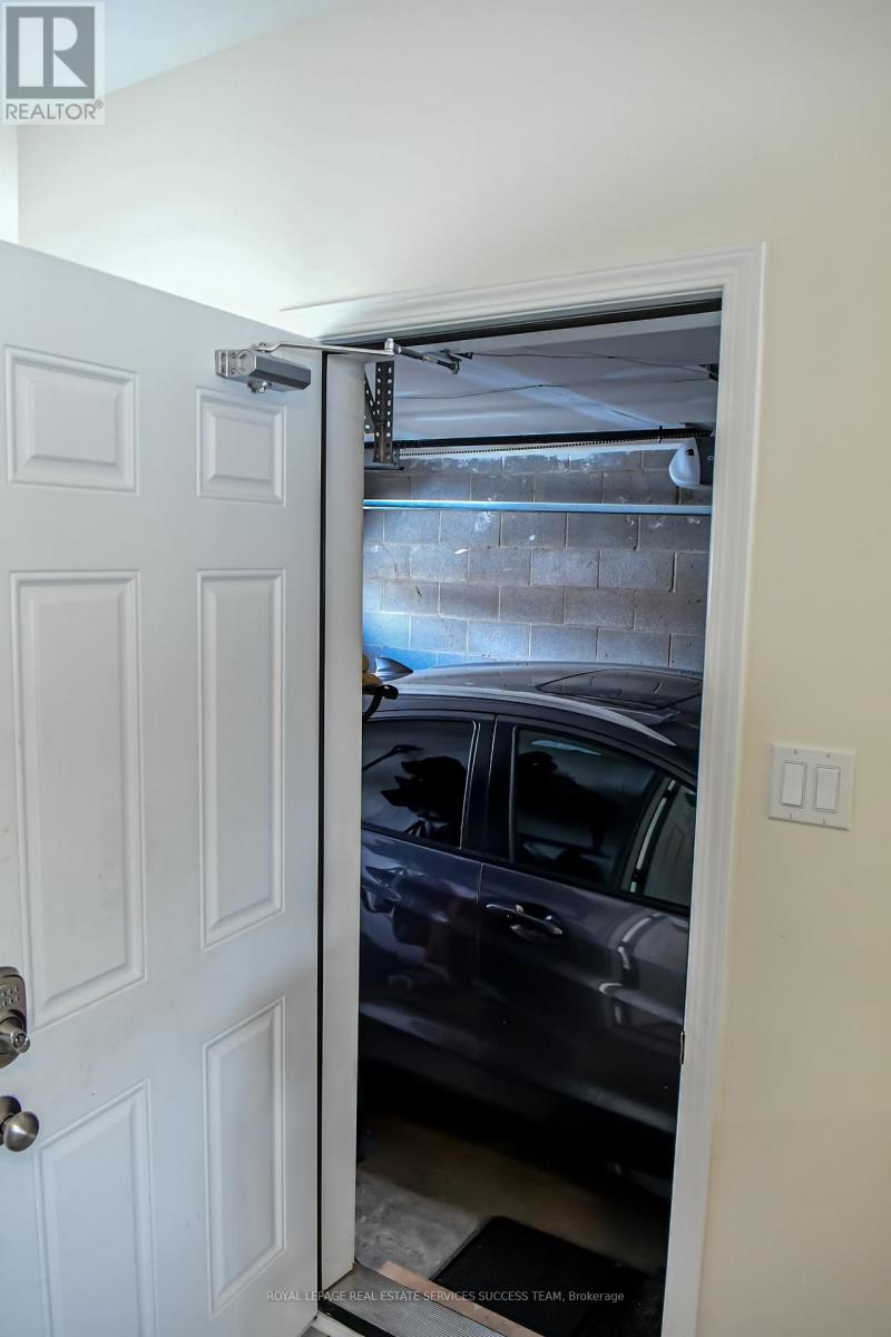 230 Waterbrook Lane, Kitchener, Ontario  N2P 0H7 - Photo 24 - X12468600