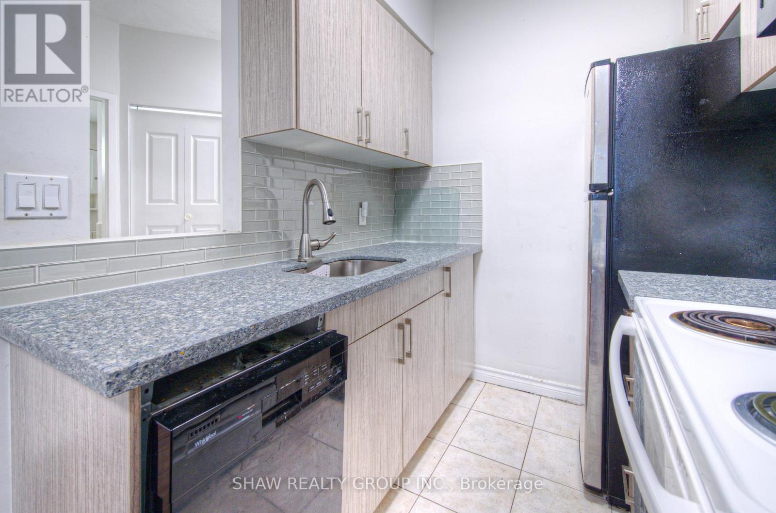 102 - 101 Queen Street S, Hamilton, Ontario  L8P 3R9 - Photo 15 - X12468660