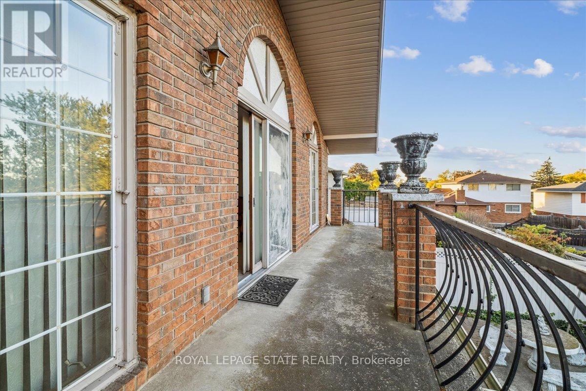 31 Palm Court, Hamilton, Ontario  L8G 2T9 - Photo 11 - X12468670