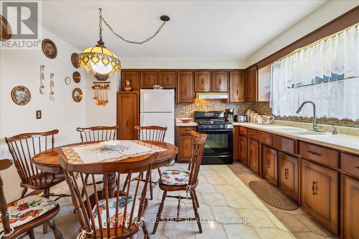 31 Palm Court, Hamilton, Ontario  L8G 2T9 - Photo 17 - X12468670