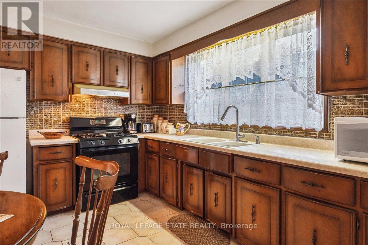 31 Palm Court, Hamilton, Ontario  L8G 2T9 - Photo 18 - X12468670