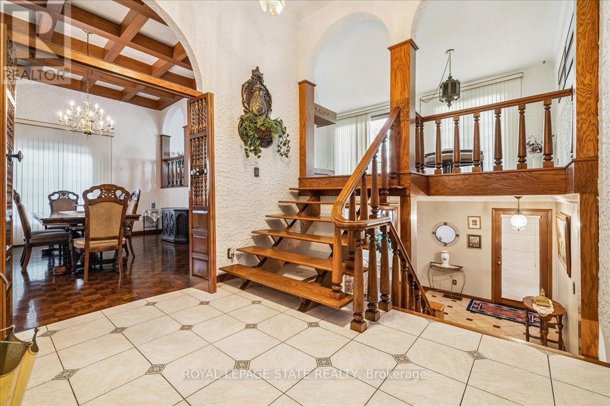 31 Palm Court, Hamilton, Ontario  L8G 2T9 - Photo 5 - X12468670