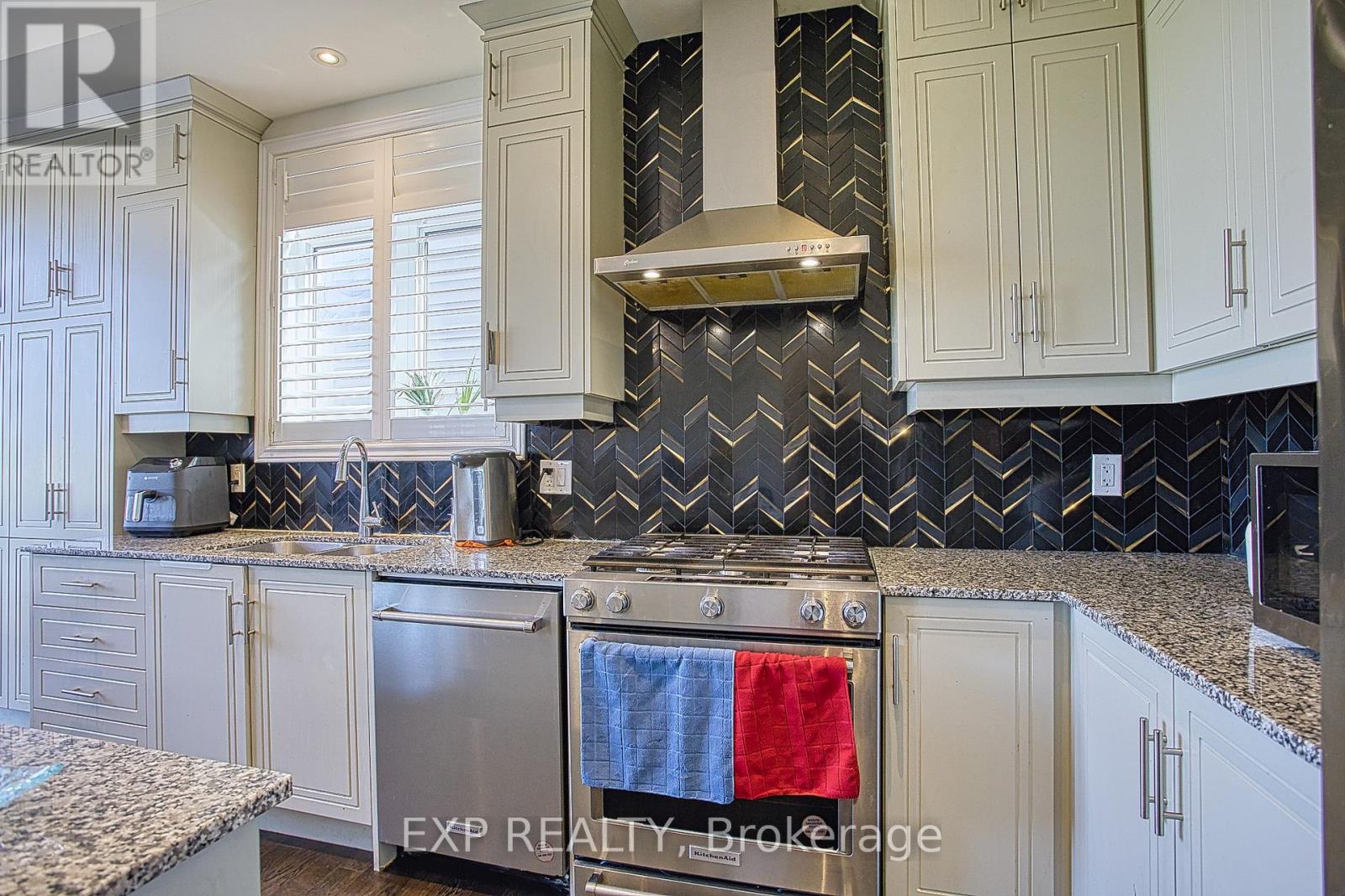 90 Spitfire Drive, Hamilton, Ontario  L0R 1W0 - Photo 15 - X12468679