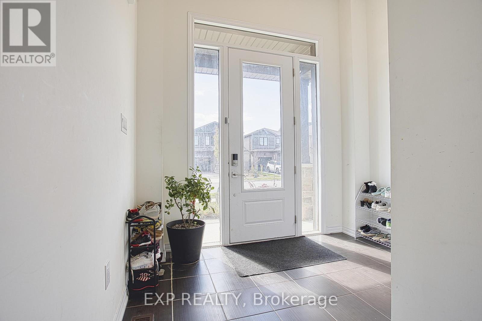 90 Spitfire Drive, Hamilton, Ontario  L0R 1W0 - Photo 5 - X12468679