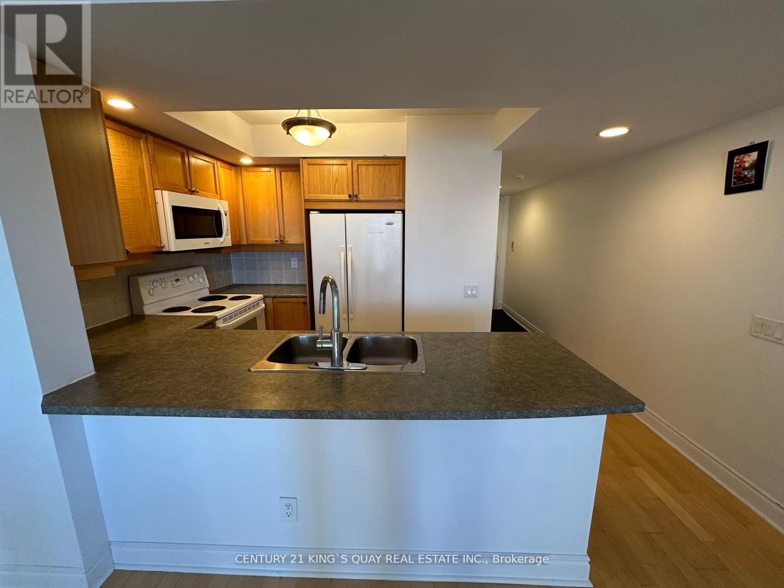 1724 - 15 Northtown Way, Toronto, Ontario  M2N 7A2 - Photo 3 - C12468690
