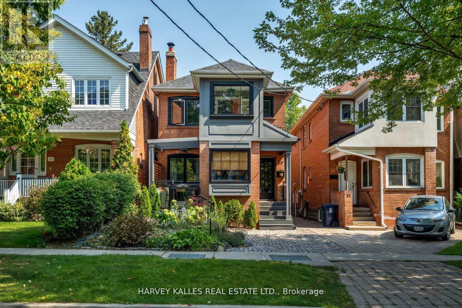39 Standish Avenue, Toronto, Ontario  M4W 3B2 - Photo 2 - C12468701
