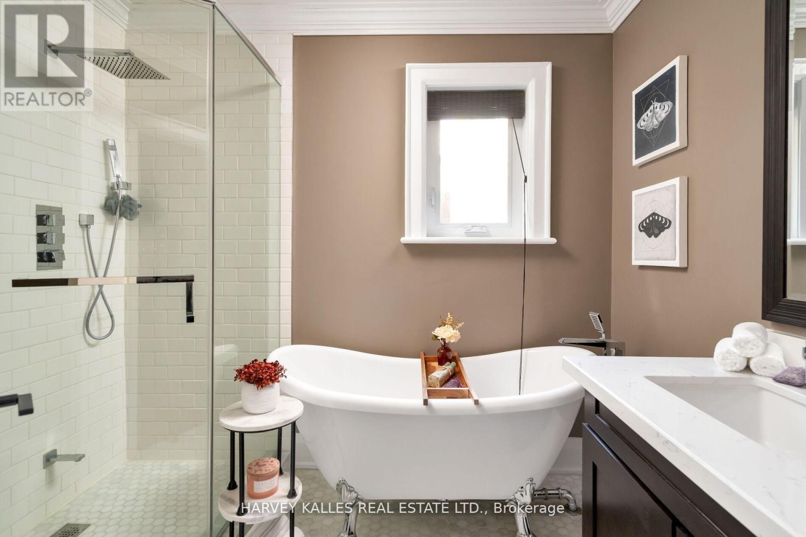 39 Standish Avenue, Toronto, Ontario  M4W 3B2 - Photo 24 - C12468701