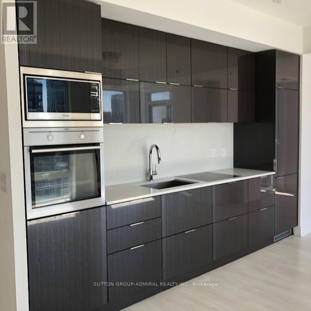 3804 - 318 Richmond Street W, Toronto, Ontario  M5V 0B4 - Photo 2 - C12468702