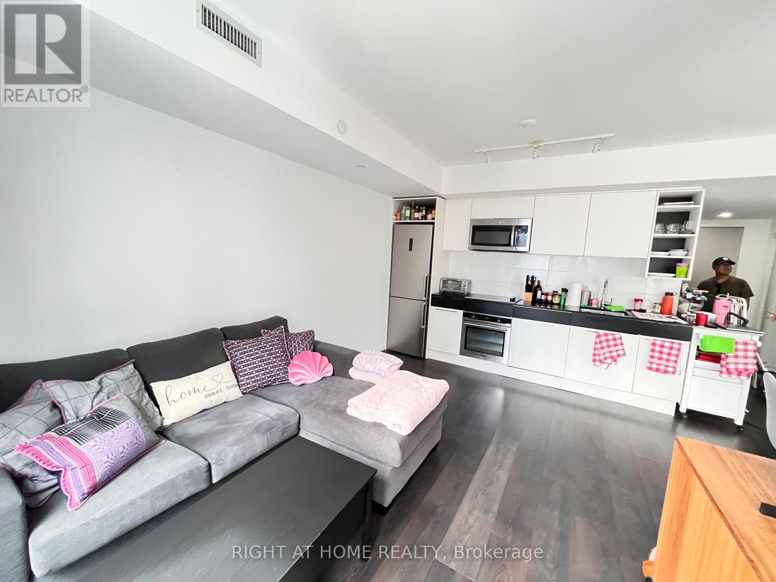 2303 - 68 Shuter Street, Toronto, Ontario  M5B 1B4 - Photo 4 - C12468734
