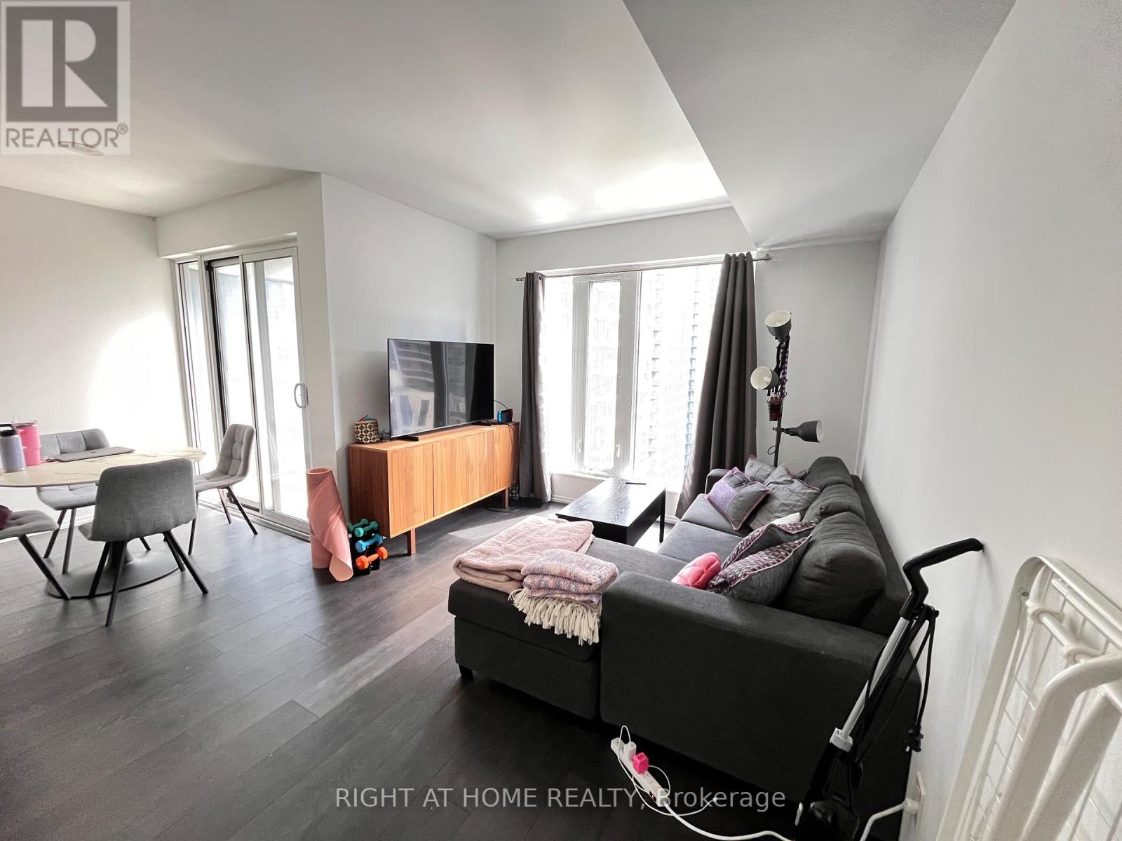2303 - 68 Shuter Street, Toronto, Ontario  M5B 1B4 - Photo 5 - C12468734