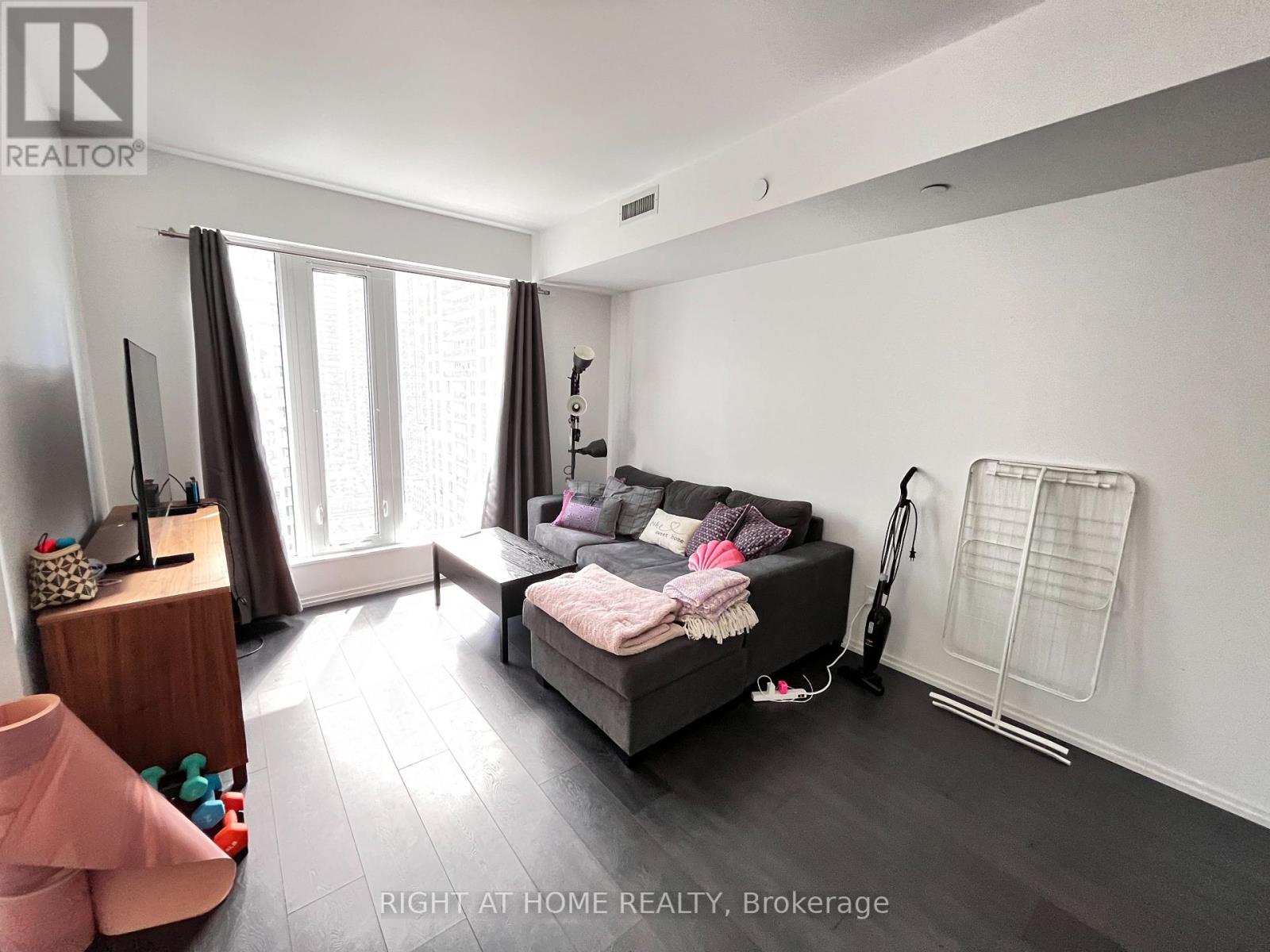 2303 - 68 Shuter Street, Toronto, Ontario  M5B 1B4 - Photo 9 - C12468734