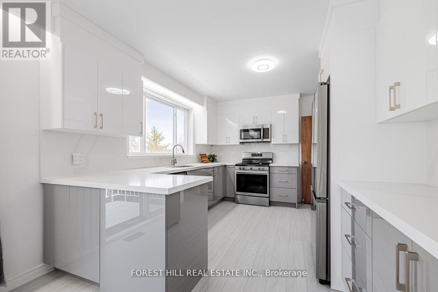 10 Courtwood Place, Toronto, Ontario  M2K 1Z9 - Photo 16 - C12468801