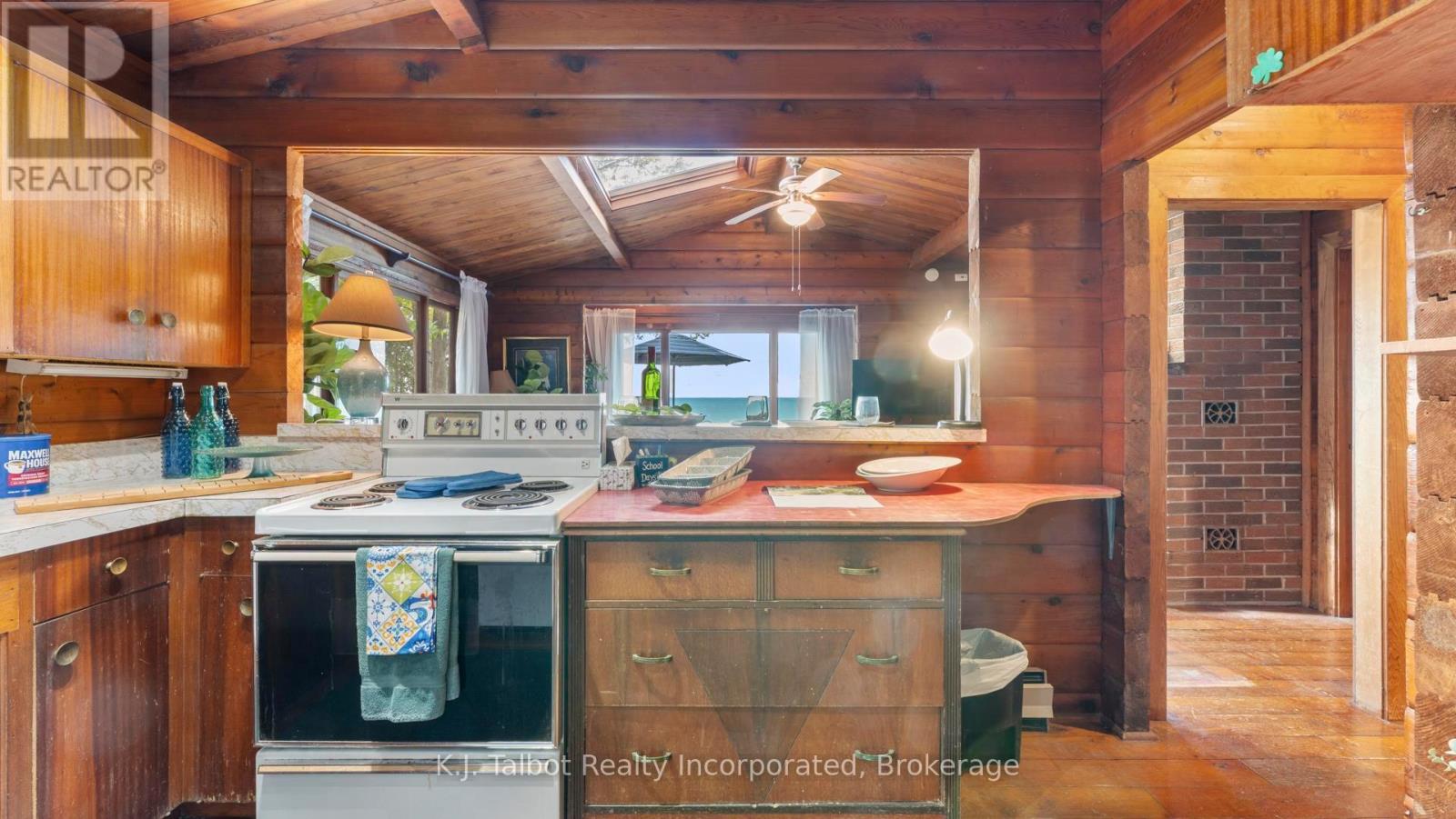 74515 Woodland Drive, Bluewater, Ontario  N0M 1G0 - Photo 7 - X12468811