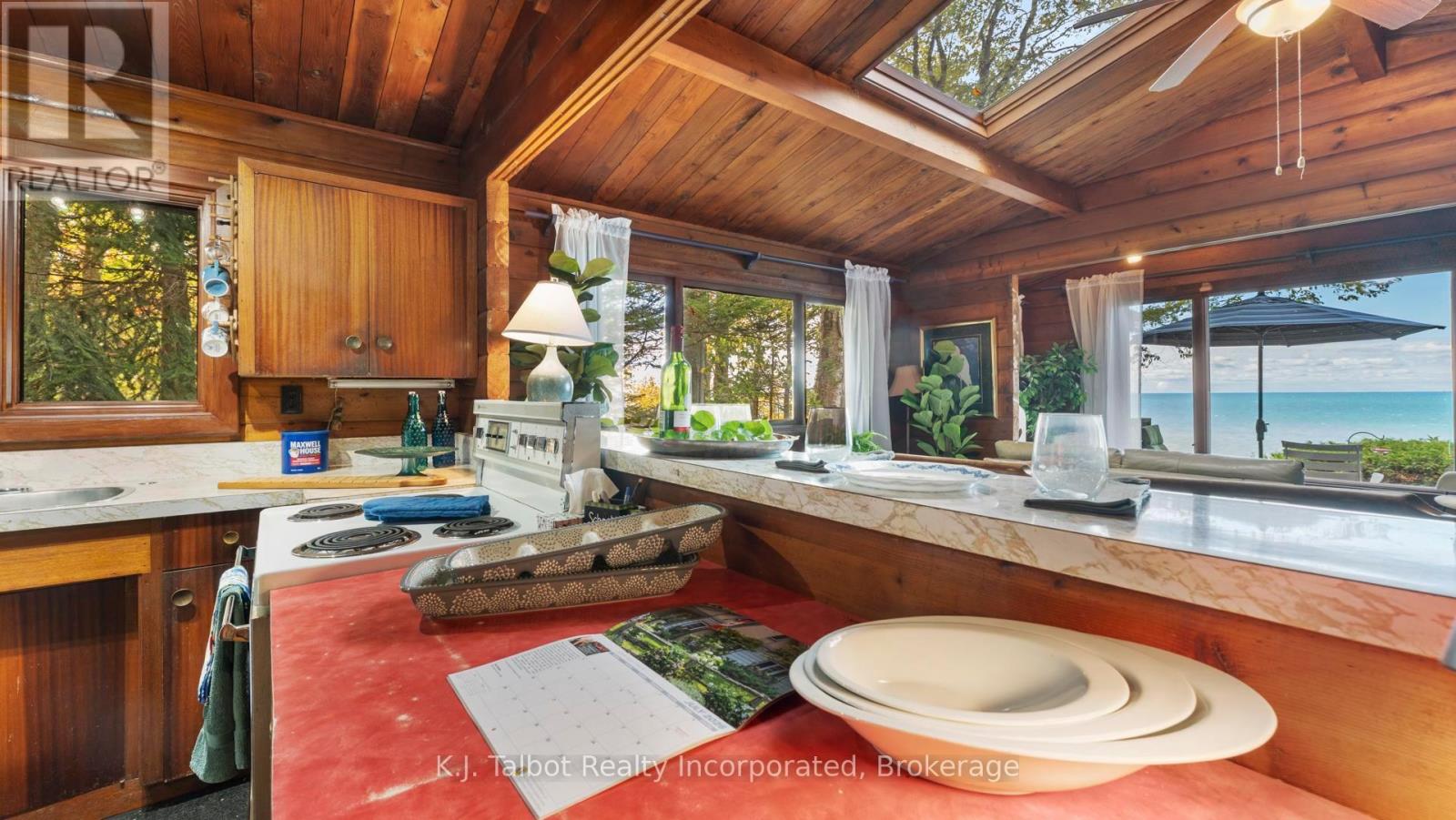74515 Woodland Drive, Bluewater, Ontario  N0M 1G0 - Photo 5 - X12468811