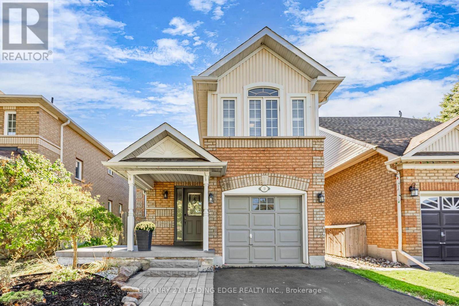 9 PORTAGE TRAIL, Whitby, Ontario