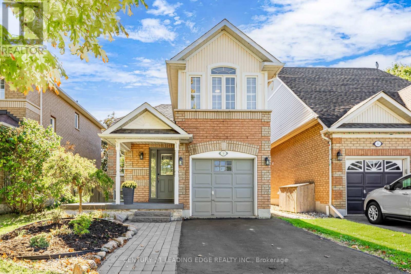 9 Portage Trail, Whitby, Ontario  L1N 9R4 - Photo 2 - E12468789