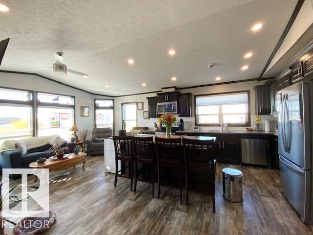 #61 4204 47 ST, Wetaskiwin, Alberta