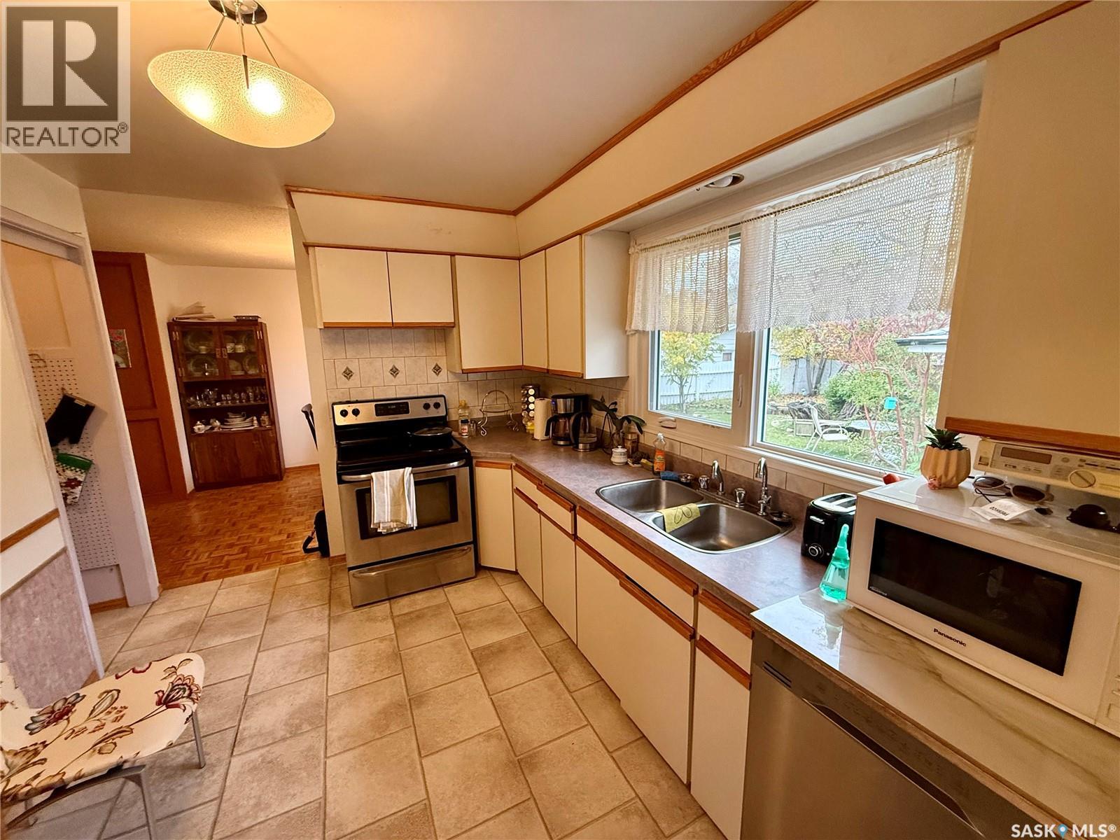 7 Hyde Avenue, Regina, Saskatchewan  S4R 3X8 - Photo 3 - SK021044