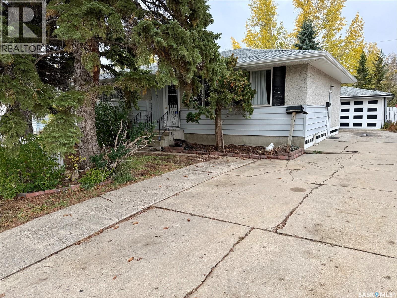 7 Hyde AVENUE, regina, Saskatchewan