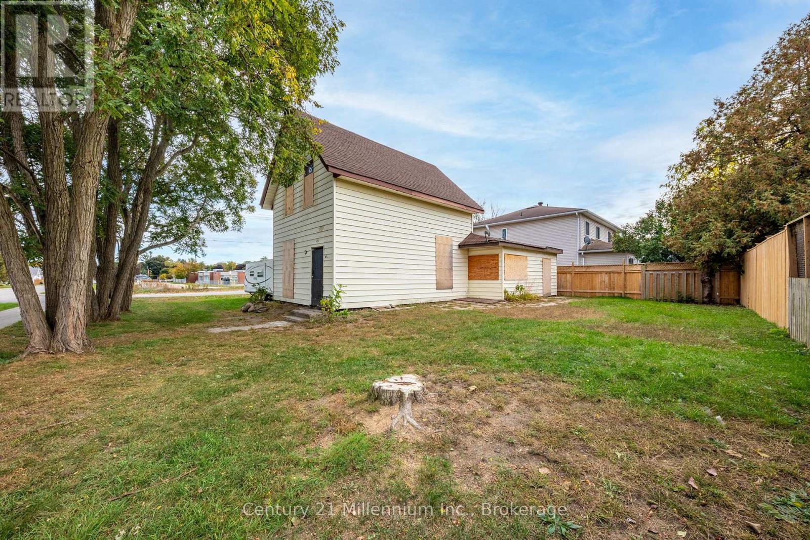 469 Robert Street, Midland, Ontario  L4R 2M4 - Photo 3 - S12468862