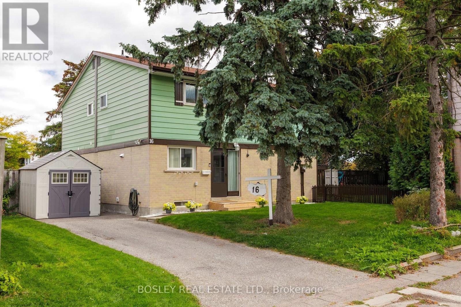 16 Grand River Court, Brampton, Ontario  L6S 2J8 - Photo 1 - W12465109