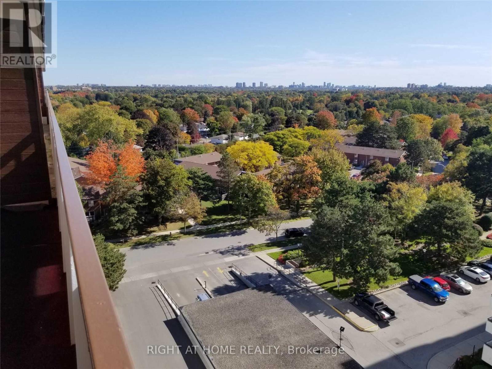 1107 - 1 Royal Orchard Boulevard, Markham, Ontario  L3T 3C2 - Photo 10 - N12468728