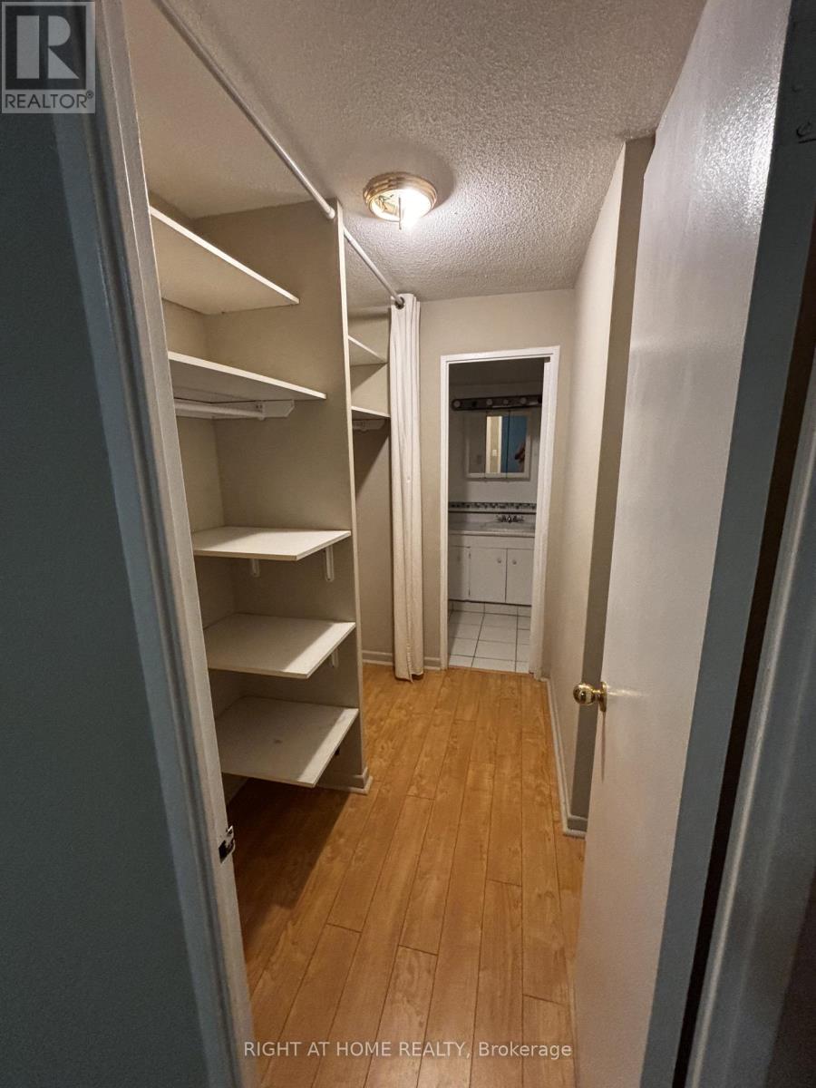1107 - 1 Royal Orchard Boulevard, Markham, Ontario  L3T 3C2 - Photo 6 - N12468728