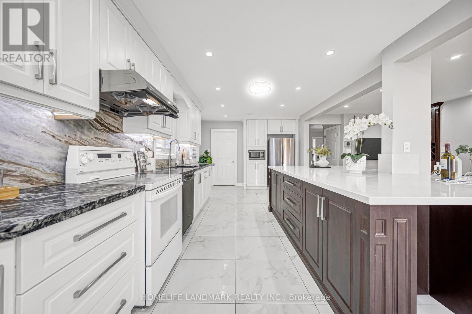 35 Mary Pearson Drive, Markham, Ontario  L3S 2Y9 - Photo 2 - N12468730