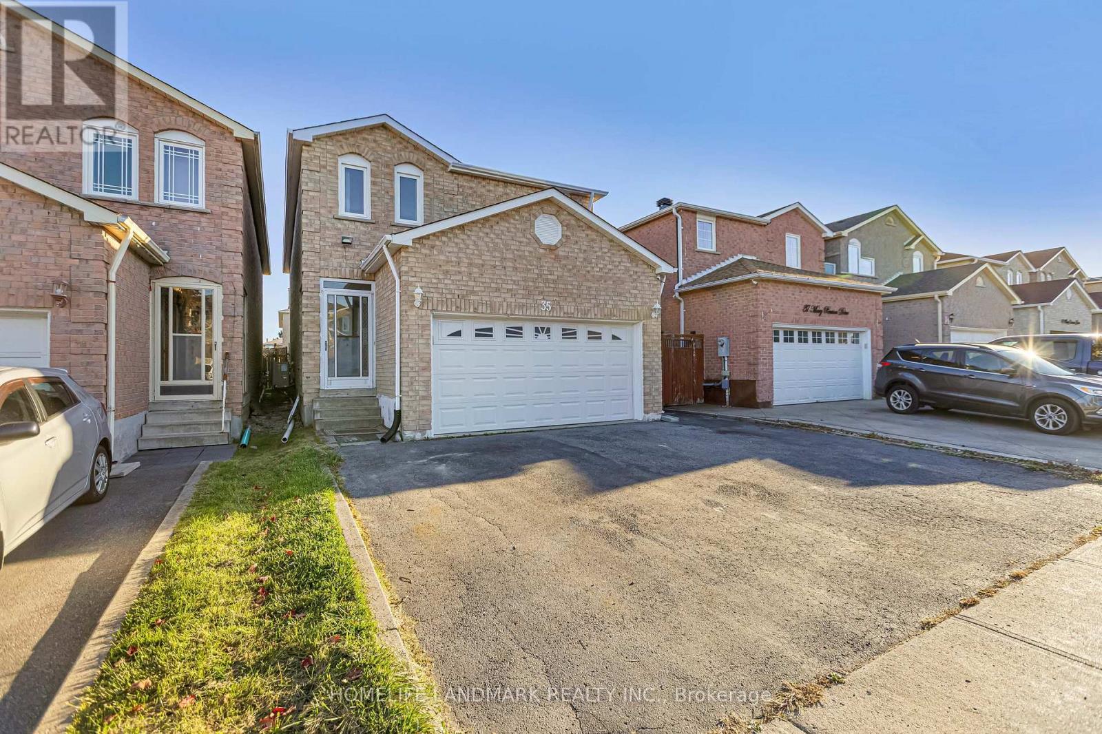 35 Mary Pearson Drive, Markham, Ontario  L3S 2Y9 - Photo 5 - N12468730