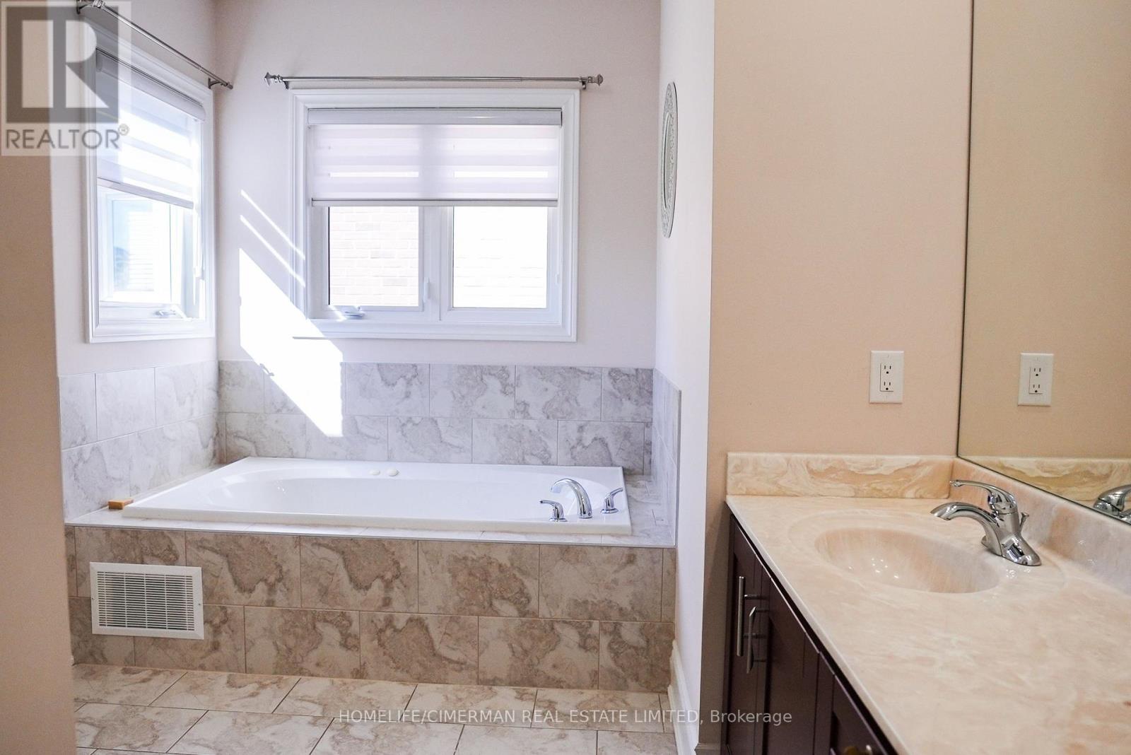 146 Shale Crescent, Vaughan, Ontario  L6A 4N5 - Photo 23 - N12468750
