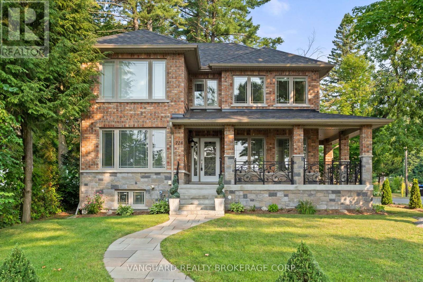 724 LAKELANDS AVENUE, Innisfil, Ontario