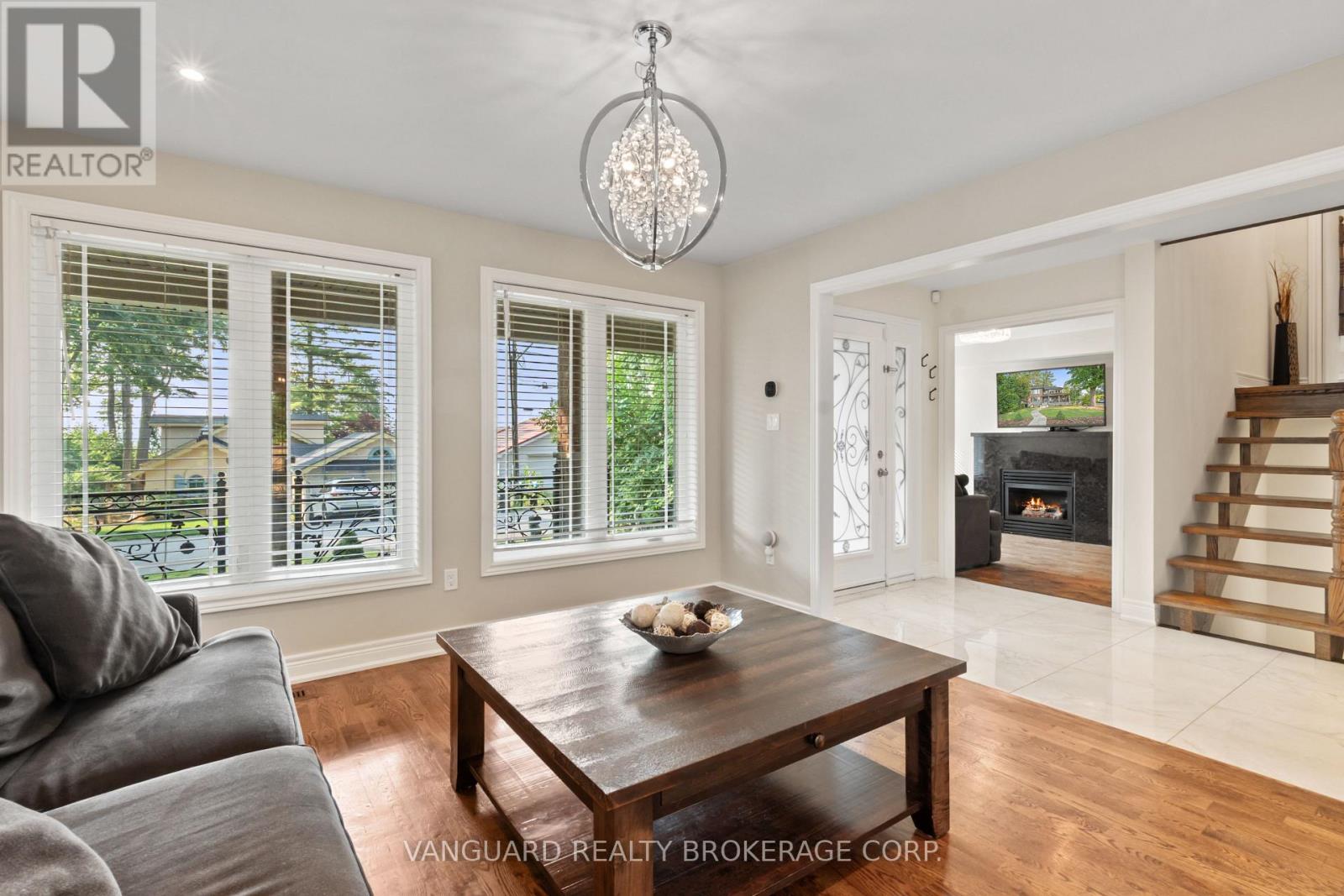 724 Lakelands Avenue, Innisfil, Ontario  L9S 4E6 - Photo 14 - N12468805