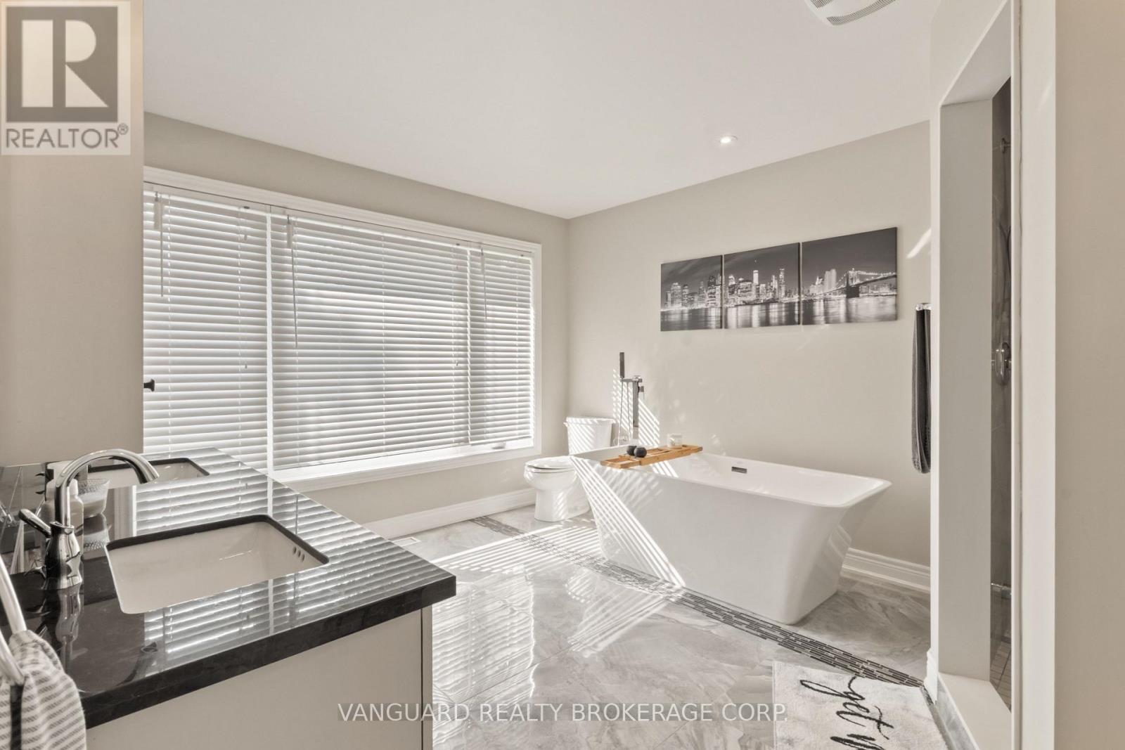 724 Lakelands Avenue, Innisfil, Ontario  L9S 4E6 - Photo 25 - N12468805