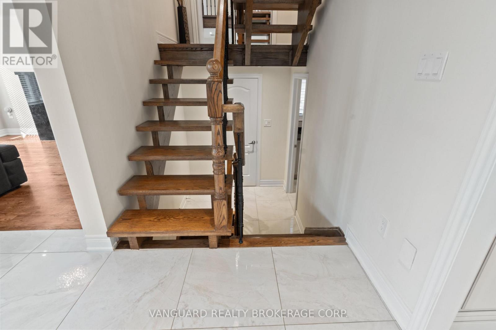 724 Lakelands Avenue, Innisfil, Ontario  L9S 4E6 - Photo 32 - N12468805
