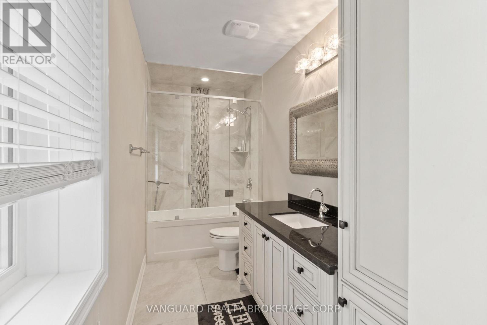 724 Lakelands Avenue, Innisfil, Ontario  L9S 4E6 - Photo 39 - N12468805