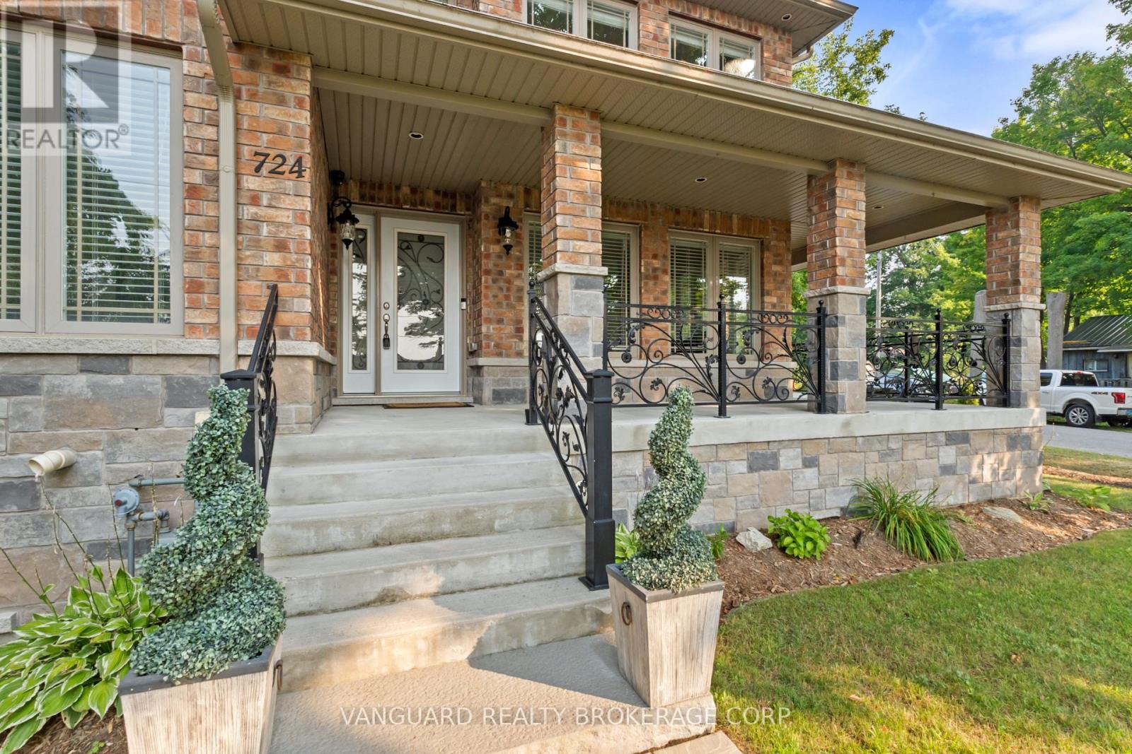 724 Lakelands Avenue, Innisfil, Ontario  L9S 4E6 - Photo 5 - N12468805