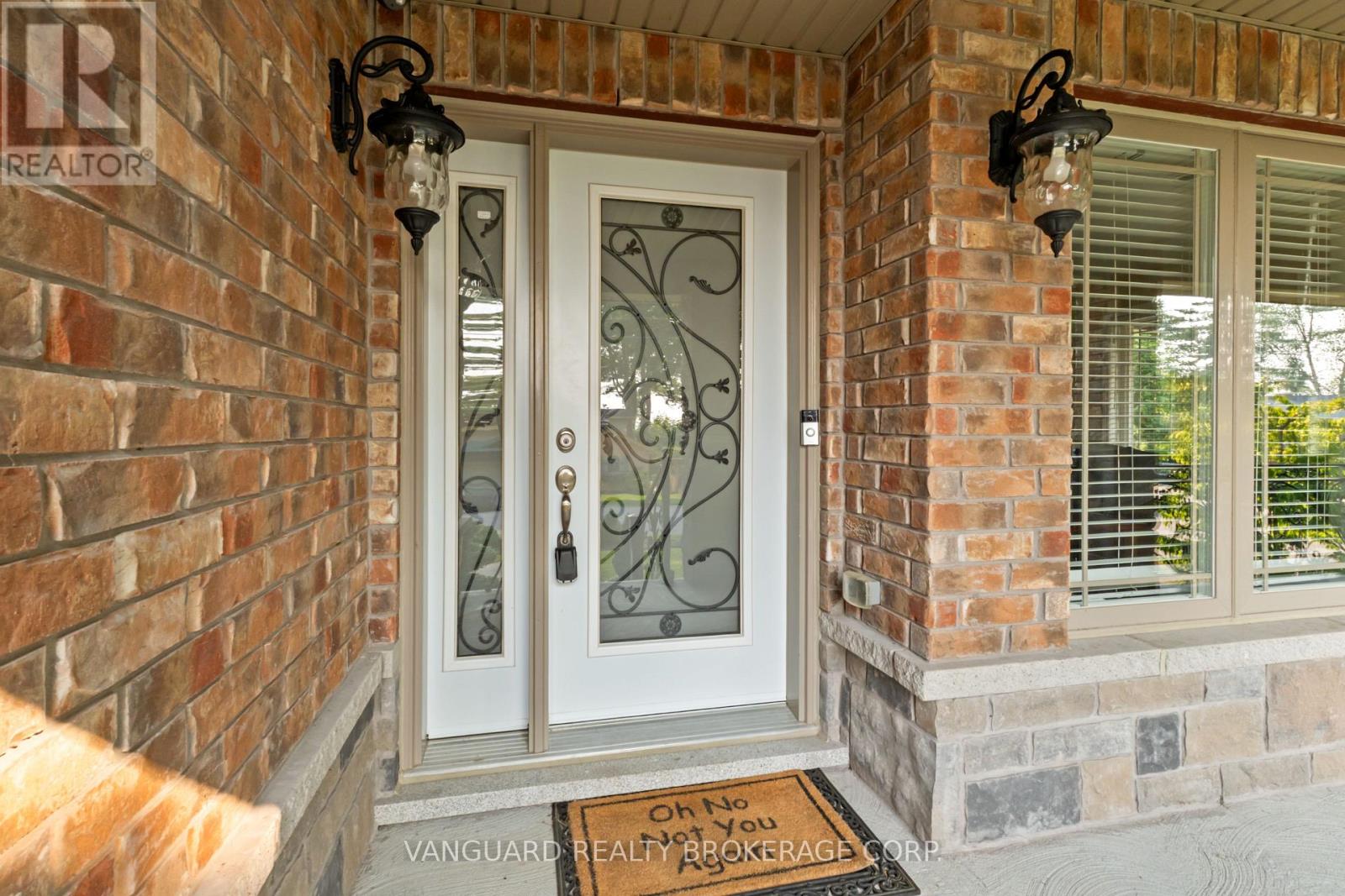 724 Lakelands Avenue, Innisfil, Ontario  L9S 4E6 - Photo 8 - N12468805